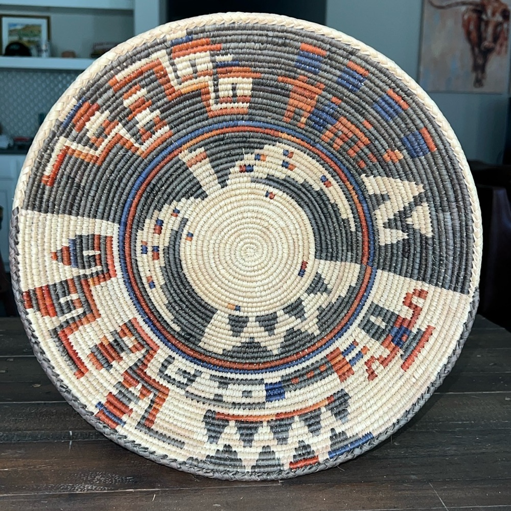 EUC Native American Style Vintage 14” Basket